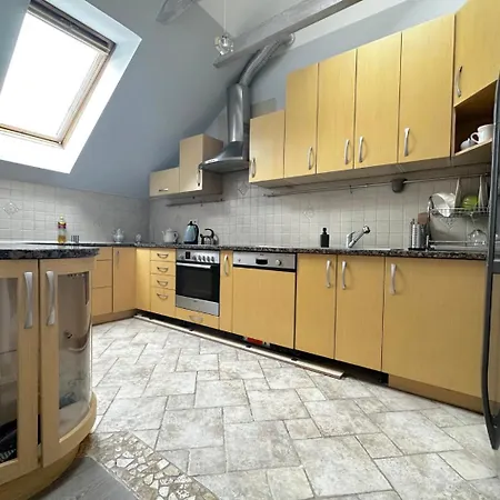 Homestay Movie - Charming Place, 15 Minutes To Old Town & 5 Minutes To Seaside *