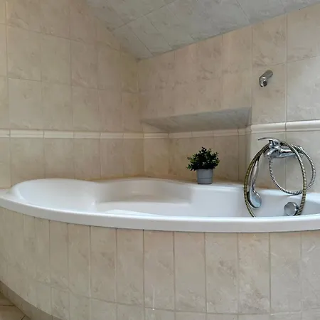 Movie - Charming Place, 15 Minutes To Old Town & 5 Minutes To Seaside * Gdansk