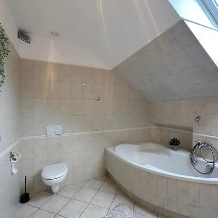 Movie - Charming Place, 15 Minutes To Old Town & 5 Minutes To Seaside * Gdansk